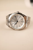 Load image into Gallery viewer, Vacheron Constantin Overseas 4520V/210A-B126 Box + og. Papiere Silver Dial 41mm 4520V
