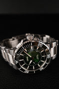 Load image into Gallery viewer, Oris Aquis Dat Watt 0174377344187 Original Papiere HANGANG LIMITED EDITION, Green Dial, LC DE
