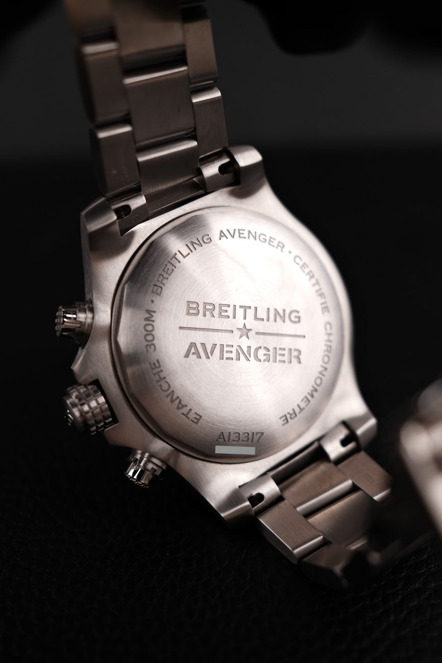 Breitling Avenger Chronograph 45 A13317 Box + og. Papiere