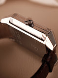 Bild in Galerie-Betrachter laden, Jaeger-LeCoultre Reverso Squadra GMT 230877 Box + og. Papiere
