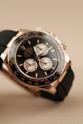 Bild in Galerie-Betrachter laden, Rolex Daytona 126515LN Box + og. Papiere Everose, 2024
