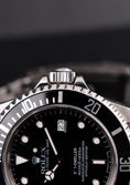 Carica l'immagine nel visualizzatore della galleria, Rolex Sea-Dweller 4000, LC100 16600 Box + og. Papiere
