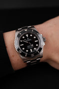 Bild in Galerie-Betrachter laden, Rolex Submariner No Date 114060 Box + og. Papiere First Buyer's Invoice, LC EU
