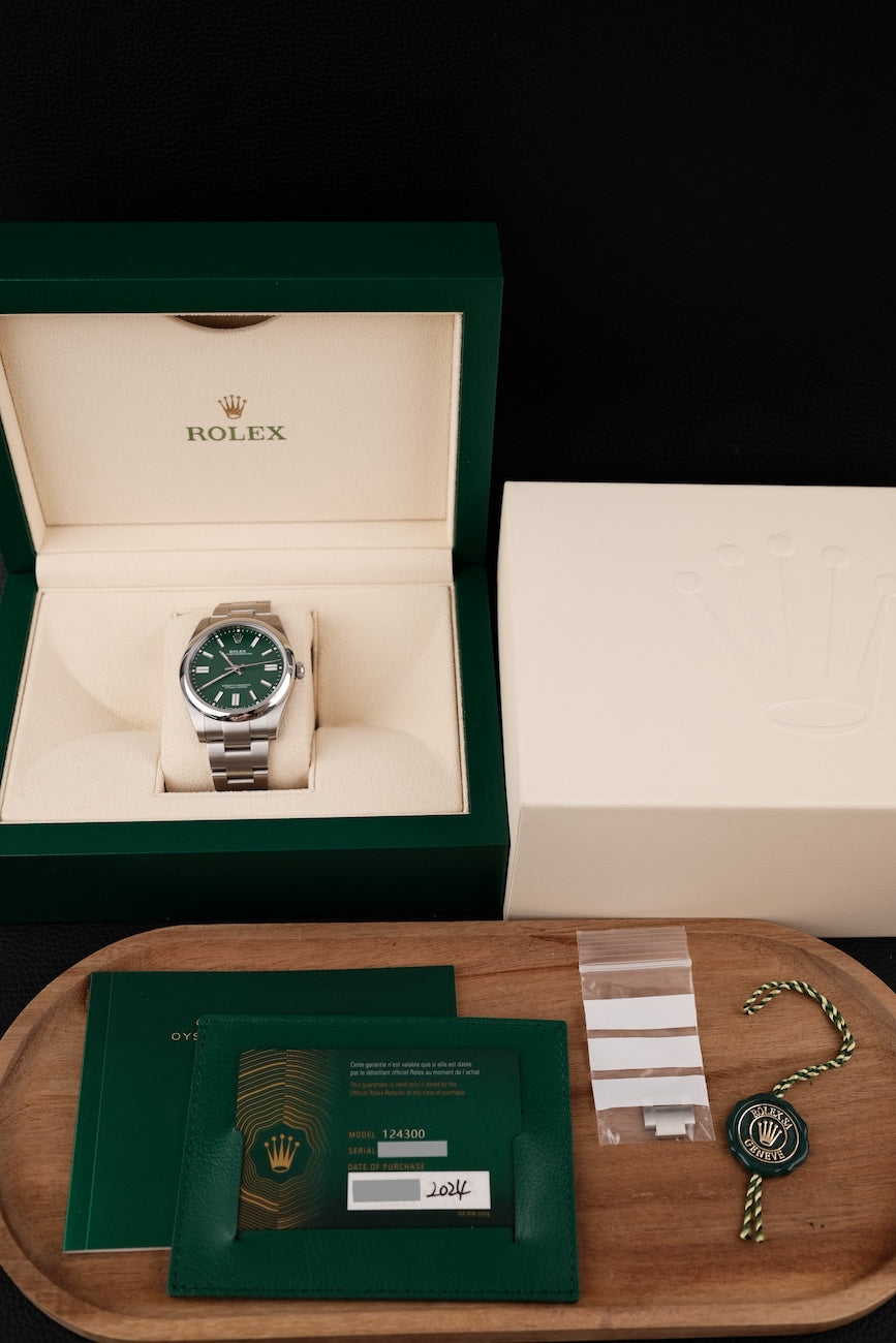 Rolex Oyster Perpetual 41 124300 Box + og. Papiere Green Dial, 41mm