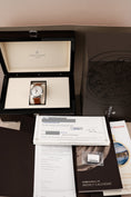 Load image into Gallery viewer, Patek Philippe Calatrava 5212A-001 Box + og. Papiere Weekly Calendar, 40mm, NEW, German Delivered
