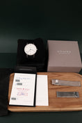 Carica l'immagine nel visualizzatore della galleria, Nomos Ludwig 38 231 Box + og. Papiere Date, German Delivered
