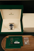 Carica l'immagine nel visualizzatore della galleria, Rolex Yachtmaster 40 126622 Box + og. Papiere Blue Dial
