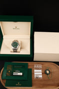 Carica l'immagine nel visualizzatore della galleria, Rolex Oyster Perpetual 41 124300 Box + og. Papiere Green Dial
