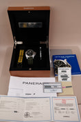 Bild in Galerie-Betrachter laden, Panerai Luminor Submersible PAM00024 Box + og. Papiere D-Series, German Delivered
