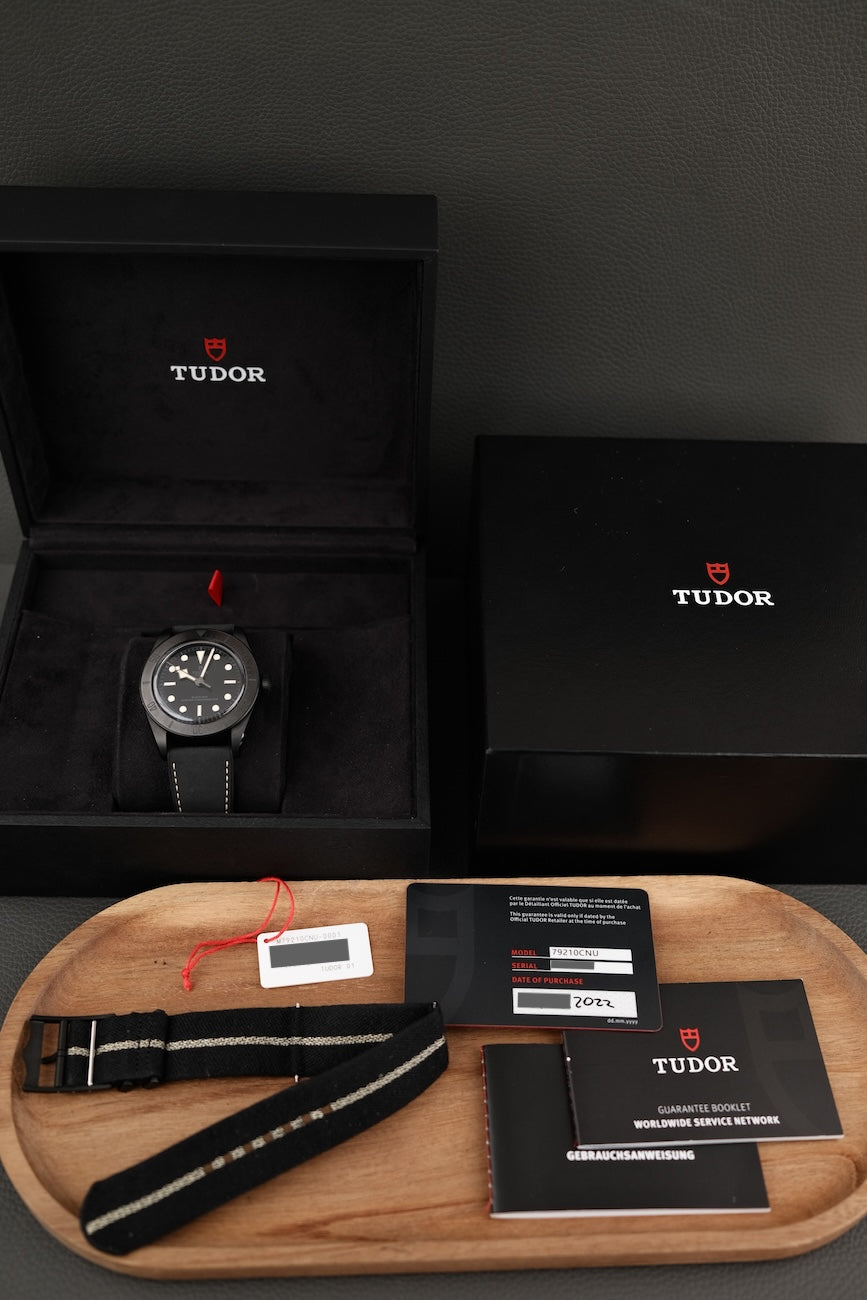 Tudor Black Bay Ceramic 79210CNU Box + og. Papiere Unworn