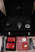 Carica l'immagine nel visualizzatore della galleria, Omega Speedmaster Moonwatch 31130423001005 Box + og. Papiere NEW Stickered
