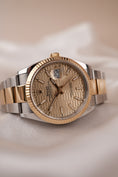 Bild in Galerie-Betrachter laden, Rolex Rolex Datejust 36 126233 Box + og. Papiere Champagne Motif Dial, Oyster
