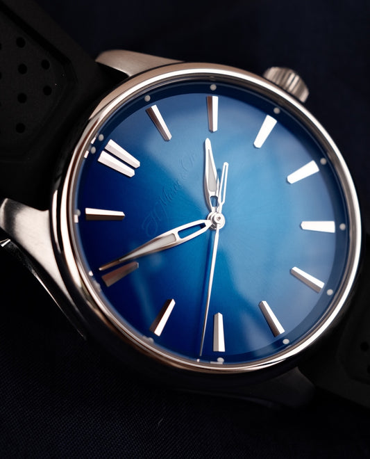 H.Moser & Cie Pioneer Centre Seconds 3200-1217 Box + og. Papiere Arctic Blue, German Delivered