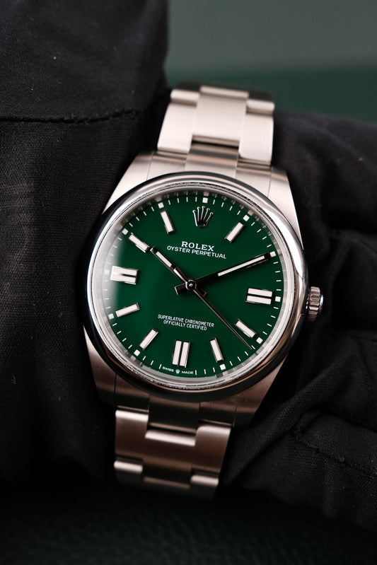 Rolex Oyster Perpetual 41 124300 Box + og. Papiere Green Dial, 41mm