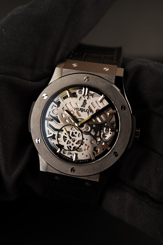 Hublot Classic Fusion Ultra-Thin 515CM0140LR Original Papiere Black Skeleton 45mm