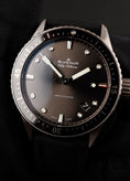 Cargar la imagen en la vista de la galería, Blancpain Fifty-Fathoms Bathyscaphe 5000-1110-B52A Box + og. Papiere First Buyer's Invoice, German Delivered
