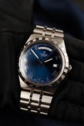 Bild in Galerie-Betrachter laden, Tudor Royal 28600 Box + og. Papiere Blue Dial, First Buyer's Invoice, German Delivered
