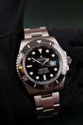 Bild in Galerie-Betrachter laden, Rolex Submariner Date 126610LN Box + og. Papiere 41mm, 2024
