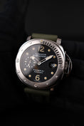 Bild in Galerie-Betrachter laden, Panerai Luminor Submersible PAM00024 Box + og. Papiere D-Series, German Delivered
