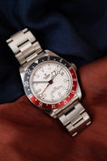 Carica l'immagine nel visualizzatore della galleria, Tudor Black Bay GMT 79830RB Box + og. Papiere White Dial, Pepsi
