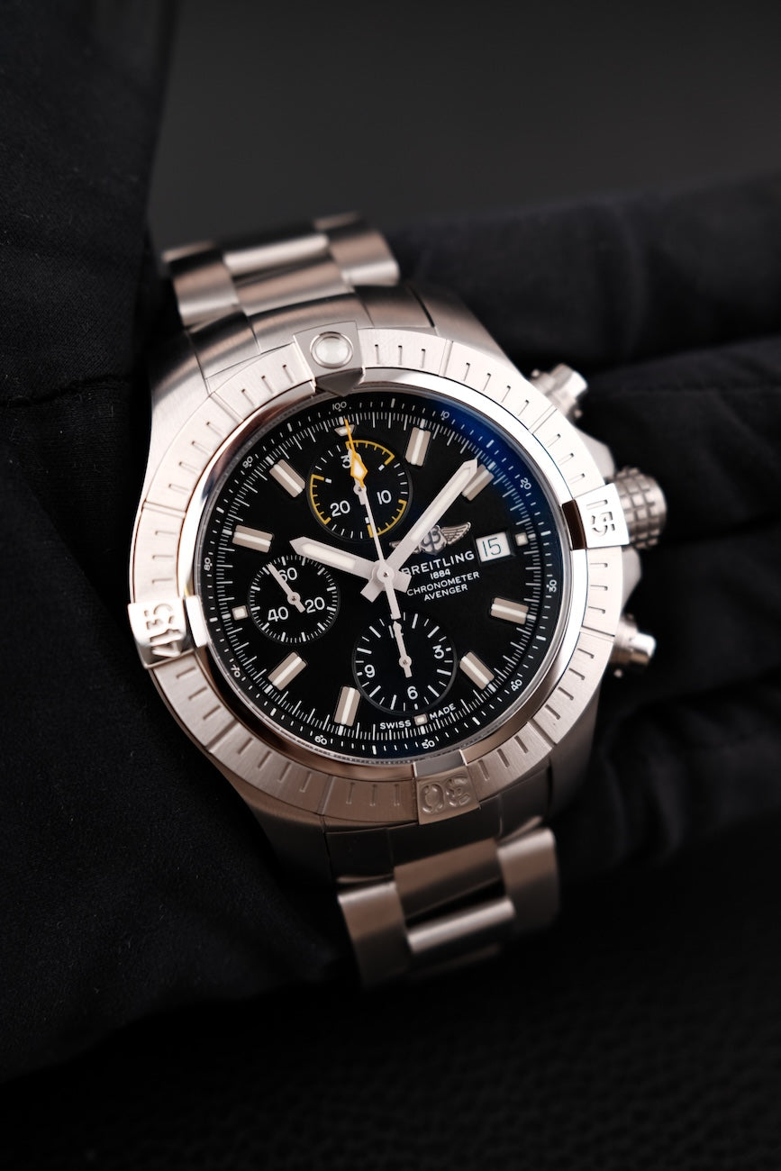 Breitling Avenger Chronograph 45 A13317 Box + og. Papiere