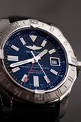 Load image into Gallery viewer, Breitling Avenger II GMT A3239011/BC35 Original Papiere
