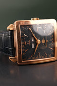 Bild in Galerie-Betrachter laden, Omega Cosmic 1951 Museum Collection Collector´s Series Number Two 57018000  Box + og. Papiere NOS NEVER WORN Rose Triple Date
