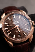 Cargar la imagen en la vista de la galería, Omega Seamaster Aqua Terra 22053412113001 Box + og. Papiere Rosegold
