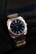 Charger l'image dans la visionneuse de la galerie, Bulgari Octo Solotempo 38mm 102429 Box + og. Papiere Blue Dial
