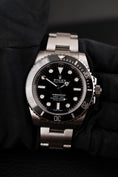 Bild in Galerie-Betrachter laden, Rolex Submariner No Date 114060 Box + og. Papiere First Buyer's Invoice, LC EU
